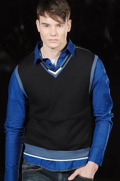 Фото товара 892, мужской жилет (черный)